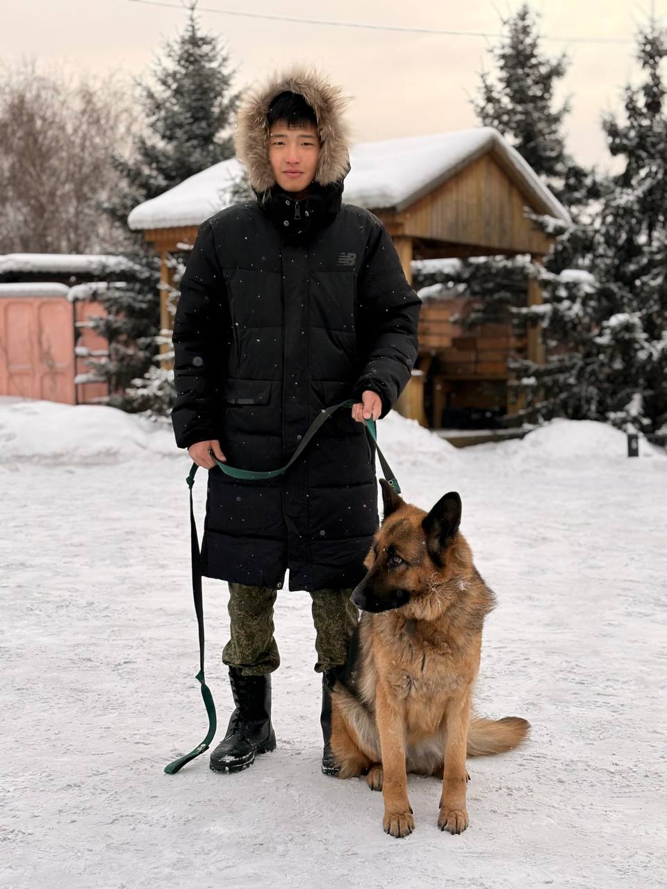 Член Общественного совета при МВД по Республике Тыва Артыш Монгуш организовал для учеников школы-интерната экскурсию в Центр кинологической службы МВД по Республике Тыва Член Общественного совета при МВД по Республике Тыва Артыш Монгуш организовал для учеников школы-интерната экскурсию в Центр кинологической службы МВД по Республике Тыва