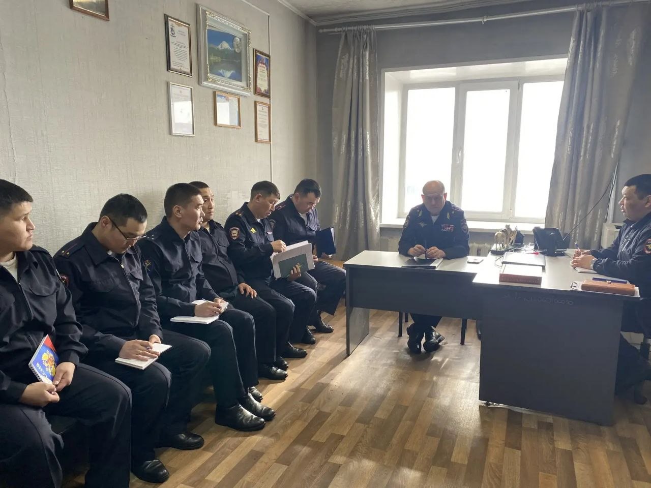 Министр внутренних дел по Республике Тыва посетил отделение полиции в с. Самагалтай Министр внутренних дел по Республике Тыва посетил отделение полиции в с. Самагалтай