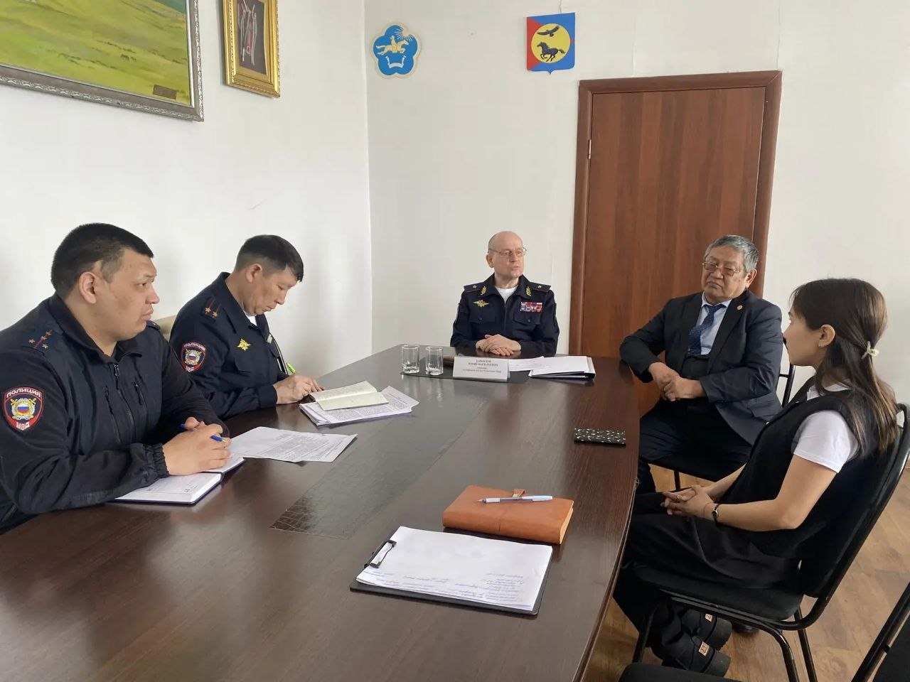 Министр внутренних дел по Республике Тыва посетил отделение полиции в с. Самагалтай Министр внутренних дел по Республике Тыва посетил отделение полиции в с. Самагалтай