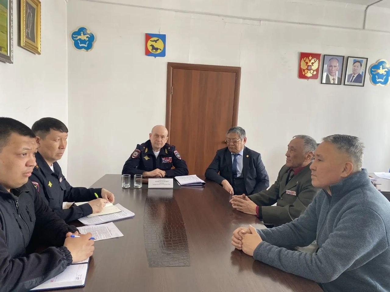 Министр внутренних дел по Республике Тыва посетил отделение полиции в с. Самагалтай Министр внутренних дел по Республике Тыва посетил отделение полиции в с. Самагалтай