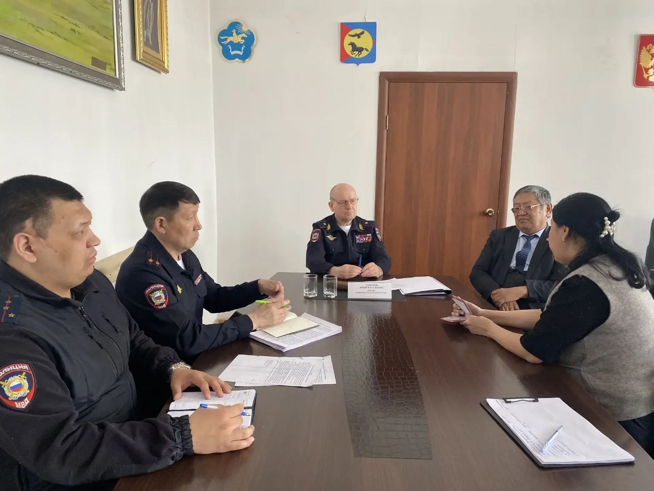 Министр внутренних дел по Республике Тыва посетил отделение полиции в с. Самагалтай Министр внутренних дел по Республике Тыва посетил отделение полиции в с. Самагалтай