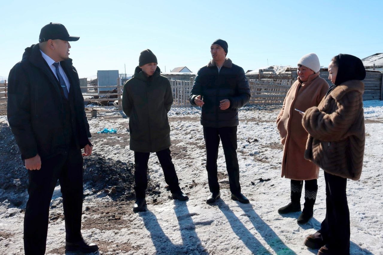 Профильный комитет Верховного Хурала встретился с животноводами Овюрского района Профильный комитет Верховного Хурала встретился с животноводами Овюрского района