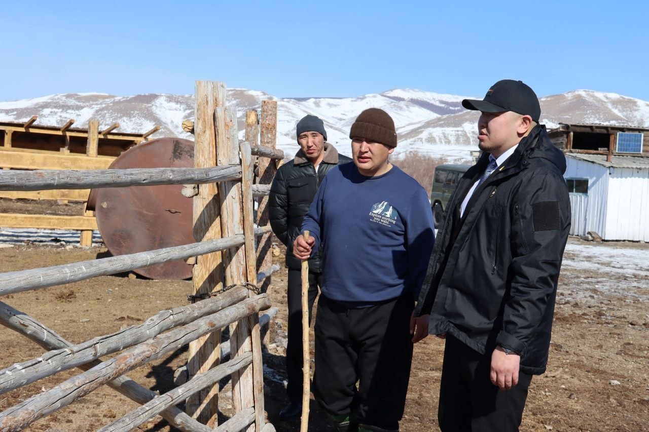 Профильный комитет Верховного Хурала встретился с животноводами Овюрского района Профильный комитет Верховного Хурала встретился с животноводами Овюрского района