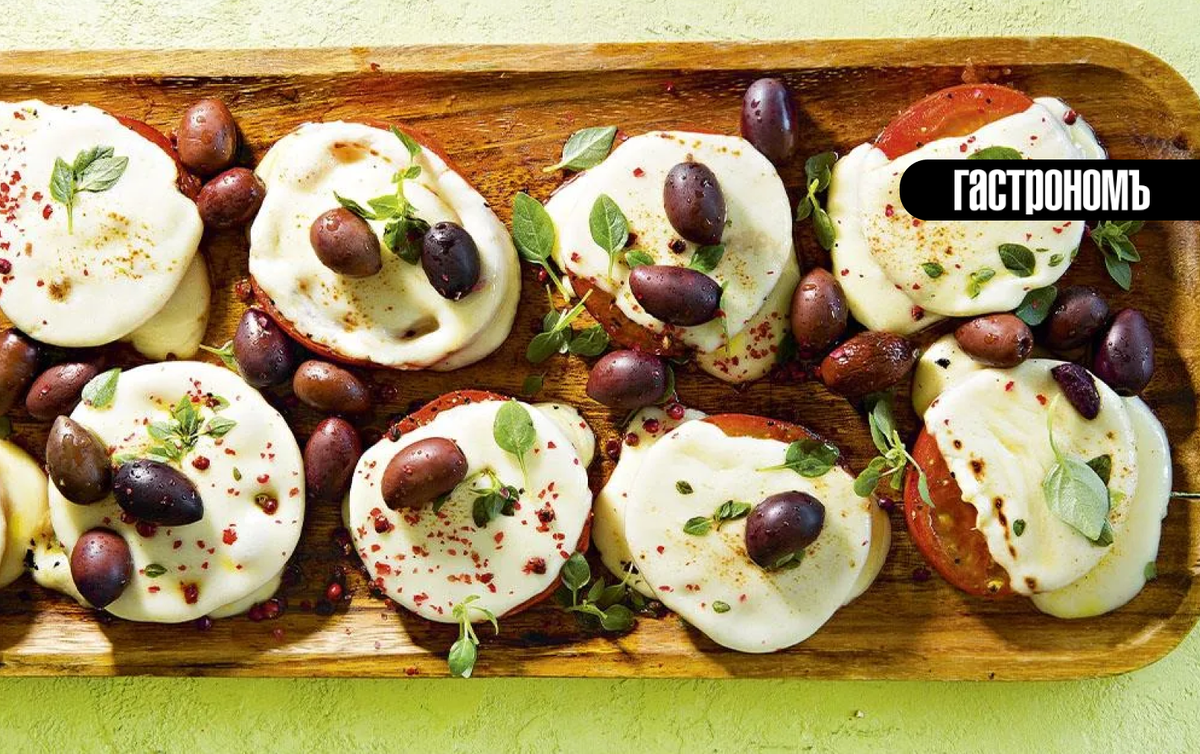 Сочные помидоры с сыром в духовке