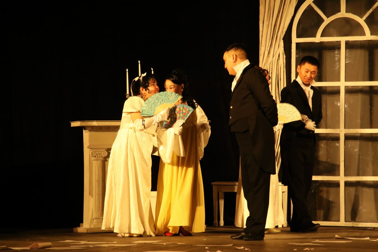 Тувинский театр кукол открыл театральную неделю премьерой спектакля «Онегин» Тувинский театр кукол открыл театральную неделю премьерой спектакля «Онегин»