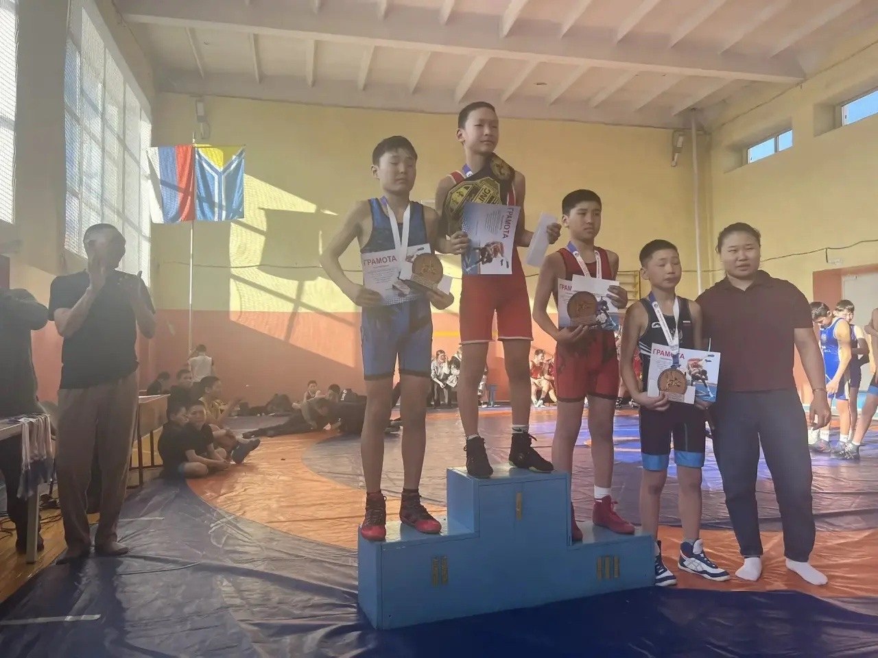 В Шагонаре прошел турнир по вольной борьбе в честь легендарного тренера Херела Дагба В Шагонаре прошел турнир по вольной борьбе в честь легендарного тренера Херела Дагба