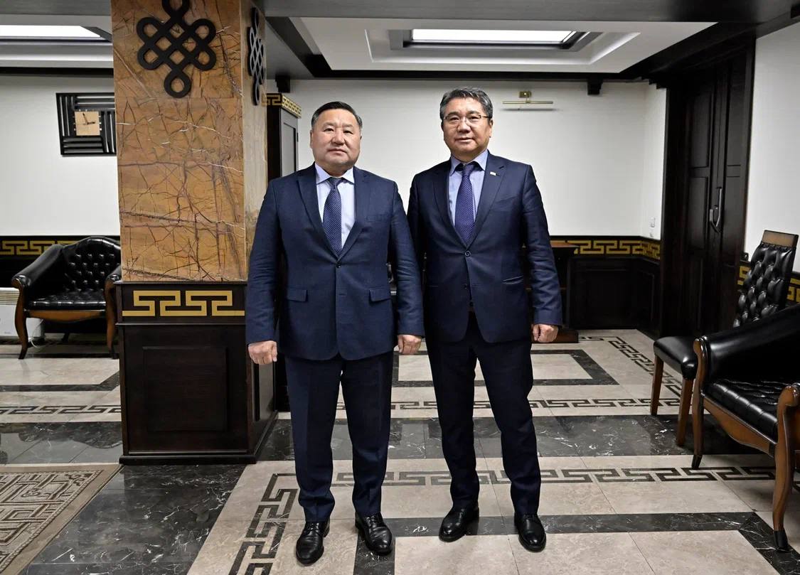 Владислав Ховалыг: Провел рабочую встречу с Генеральным консулом Монголии в Кызыле, господином Цэндсурэном Охиндоо