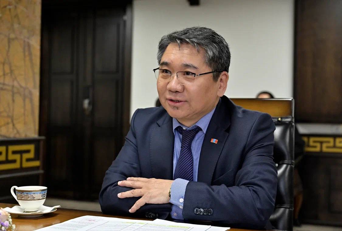 Владислав Ховалыг: Провел рабочую встречу с Генеральным консулом Монголии в Кызыле, господином Цэндсурэном Охиндоо Владислав Ховалыг: Провел рабочую встречу с Генеральным консулом Монголии в Кызыле, господином Цэндсурэном Охиндоо