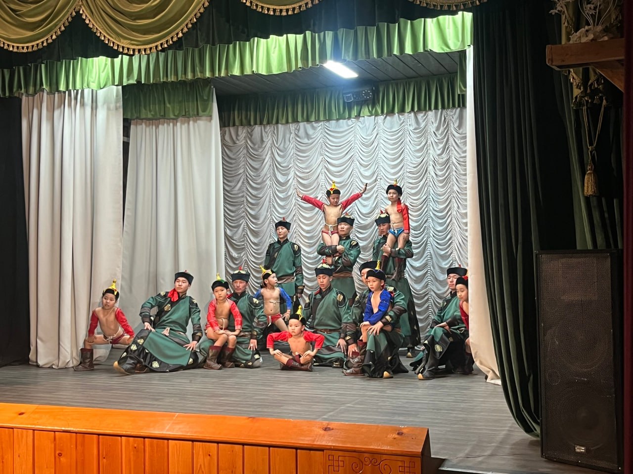 Участники программы «Герои Тувы» начали выездной модуль с посещения Дзун-Хемчикского района Участники программы «Герои Тувы» начали выездной модуль с посещения Дзун-Хемчикского района