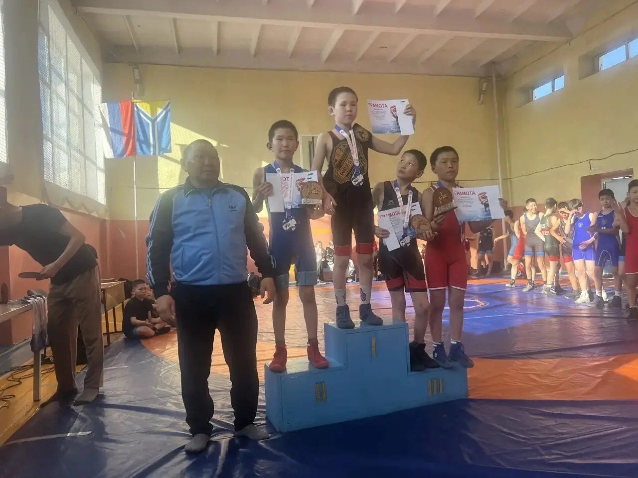 В Шагонаре прошел турнир по вольной борьбе в честь легендарного тренера Херела Дагба В Шагонаре прошел турнир по вольной борьбе в честь легендарного тренера Херела Дагба