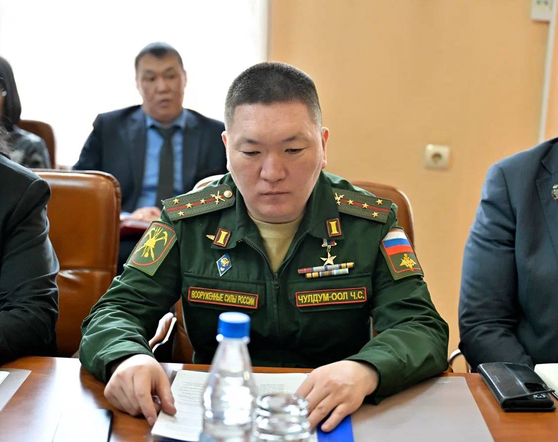 Владислав Ховалыг: Сегодня встретился с активом «Единой России» — депутатами Верховного Хурала, руководителями и сотрудниками регионального отделения Партии Владислав Ховалыг: Сегодня встретился с активом «Единой России» — депутатами Верховного Хурала, руководителями и сотрудниками регионального отделения Партии