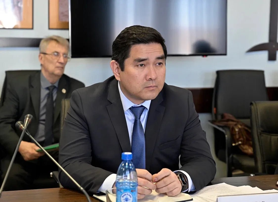 Владислав Ховалыг поручил подготовить Кызыл к Международному буддийскому форуму Владислав Ховалыг поручил подготовить Кызыл к Международному буддийскому форуму