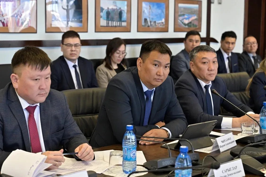 Владислав Ховалыг поручил подготовить Кызыл к Международному буддийскому форуму Владислав Ховалыг поручил подготовить Кызыл к Международному буддийскому форуму