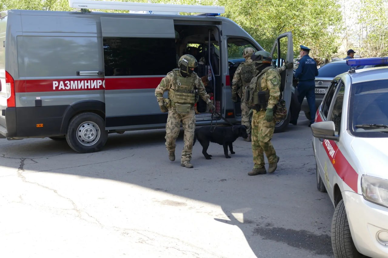 Владислав Ховалыг поздравил росгвардейцев Тувы с профессиональным праздником Владислав Ховалыг поздравил росгвардейцев Тувы с профессиональным праздником