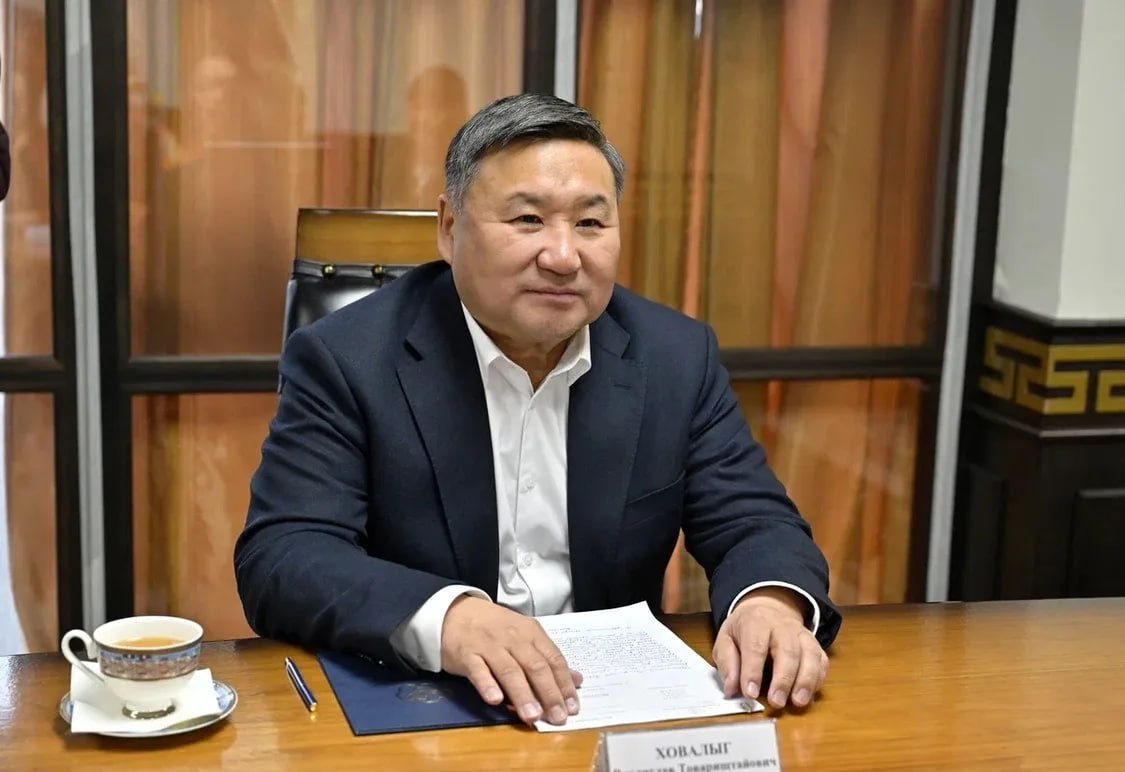 Владислав Ховалыг: «Помогли юным футболисткам из Аксы-Барлыка выехать на Всероссийский чемпионат» Владислав Ховалыг: «Помогли юным футболисткам из Аксы-Барлыка выехать на Всероссийский чемпионат»