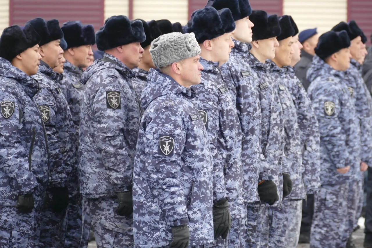 Владислав Ховалыг поздравил росгвардейцев Тувы с профессиональным праздником Владислав Ховалыг поздравил росгвардейцев Тувы с профессиональным праздником