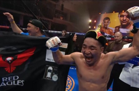 Срочно!. Тувинский боец Тумер Ондар одержал победу на турнире Fight Nights в противостоянии против соперника из Новокузнецка Тимофея Настюхина