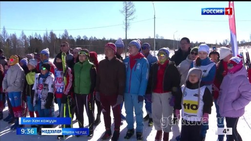 Кышкы сезонну хагган. Тываны Хаак федерациязы Иштики херектер яамызыны тургустунганындан бээр 104 чылдаанынга тураскаадып, хаакчылар аразынга маргылдааны эрттирген