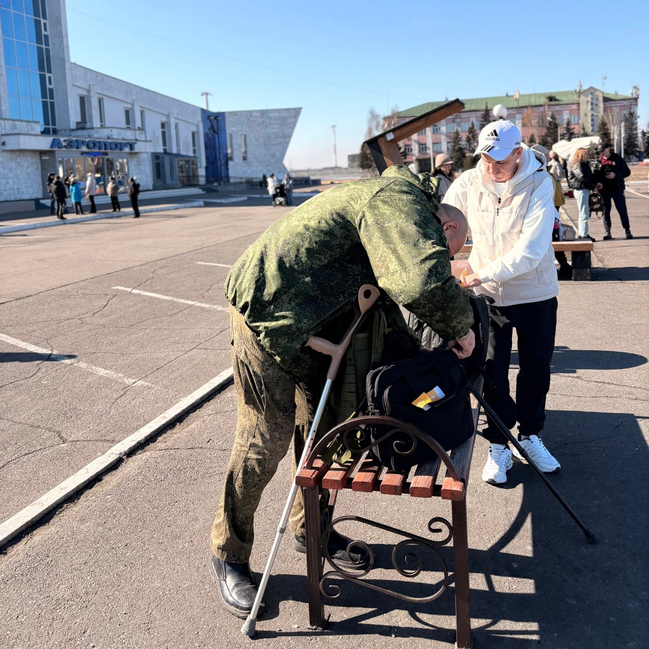 Председатель «Добрых сердец Тувы» встретил раненых участников СВО из Перми и Чебоксар Председатель «Добрых сердец Тувы» встретил раненых участников СВО из Перми и Чебоксар