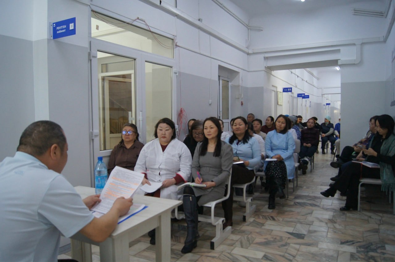 Анатолий Югай провел личный прием граждан в Чеди-Хольском районе Анатолий Югай провел личный прием граждан в Чеди-Хольском районе