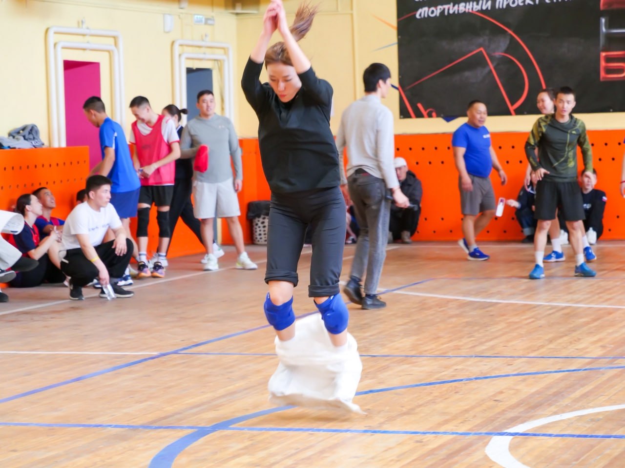 Волонтеры Кызыла соревновались в спартакиаде Волонтеры Кызыла соревновались в спартакиаде