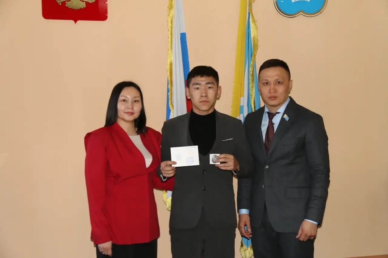 Активисты «Добрых cердец Тувы» удостоены памятных медалей от Ассоциации ветеранов СВО Активисты «Добрых cердец Тувы» удостоены памятных медалей от Ассоциации ветеранов СВО