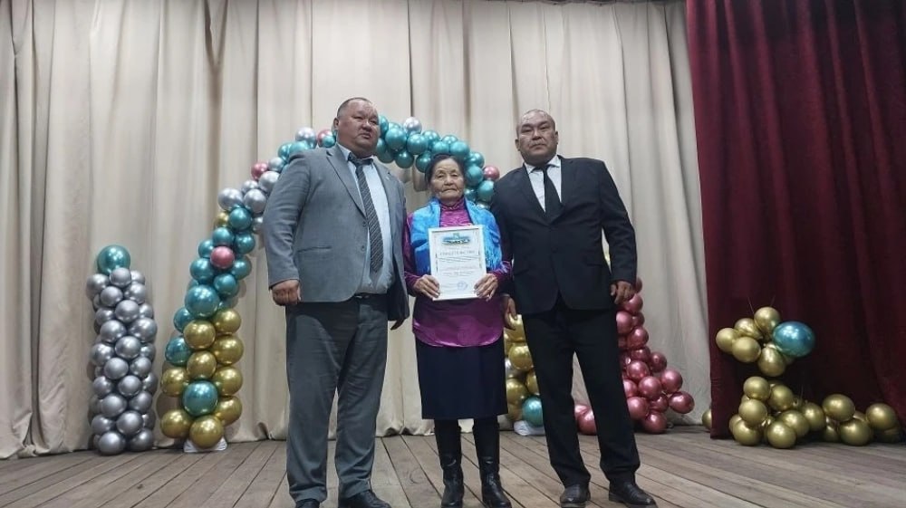 «Хнчгеш» уруглар садыны тургустунганындан бээр 60 чыл ою «Хнчгеш» уруглар садыны тургустунганындан бээр 60 чыл ою