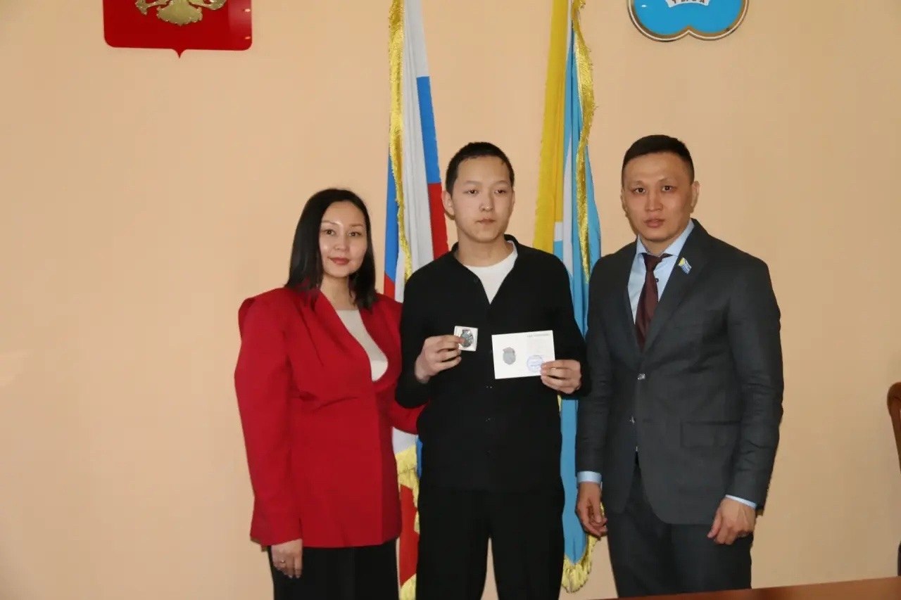 Активисты «Добрых cердец Тувы» удостоены памятных медалей от Ассоциации ветеранов СВО Активисты «Добрых cердец Тувы» удостоены памятных медалей от Ассоциации ветеранов СВО