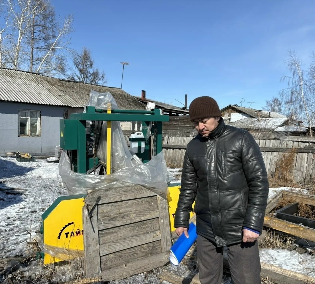 Аржаанны ажыл-биле бот-хандыртынган сайгарлыкчыларын хынаан Аржаанны ажыл-биле бот-хандыртынган сайгарлыкчыларын хынаан