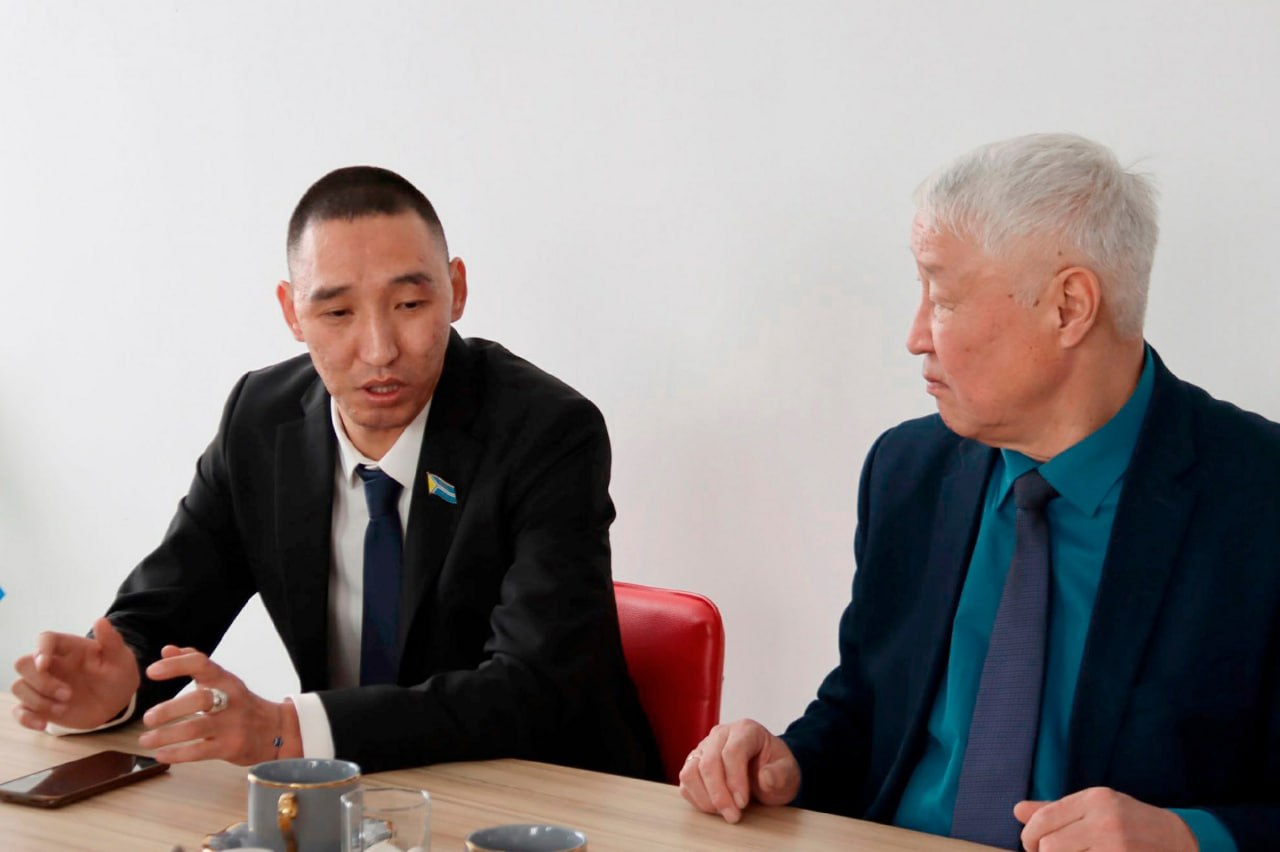 Кан-оол Даваа встретился с подопечными кадровой программы «Герои Тувы» Кан-оол Даваа встретился с подопечными кадровой программы «Герои Тувы»