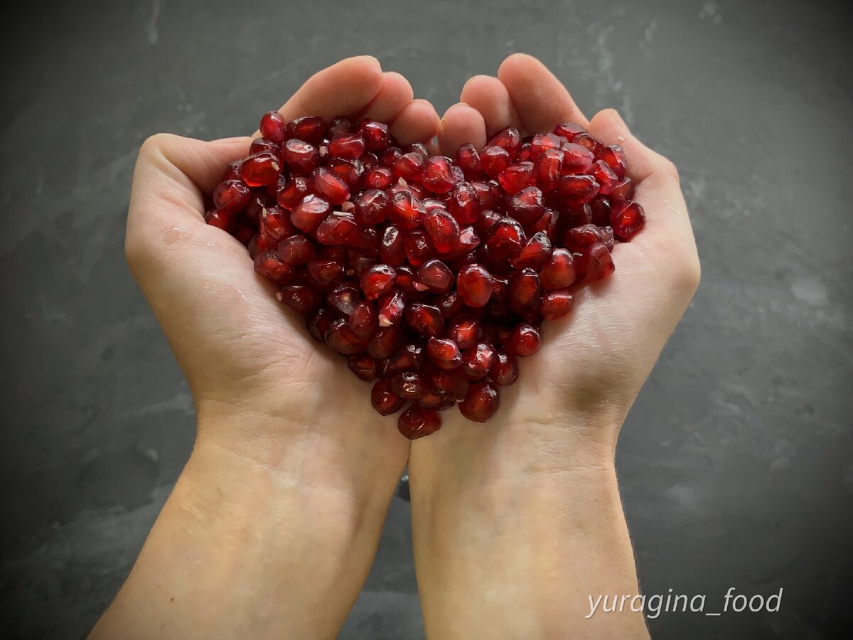 Как быстро и чисто очистить гранат всего за две минуты