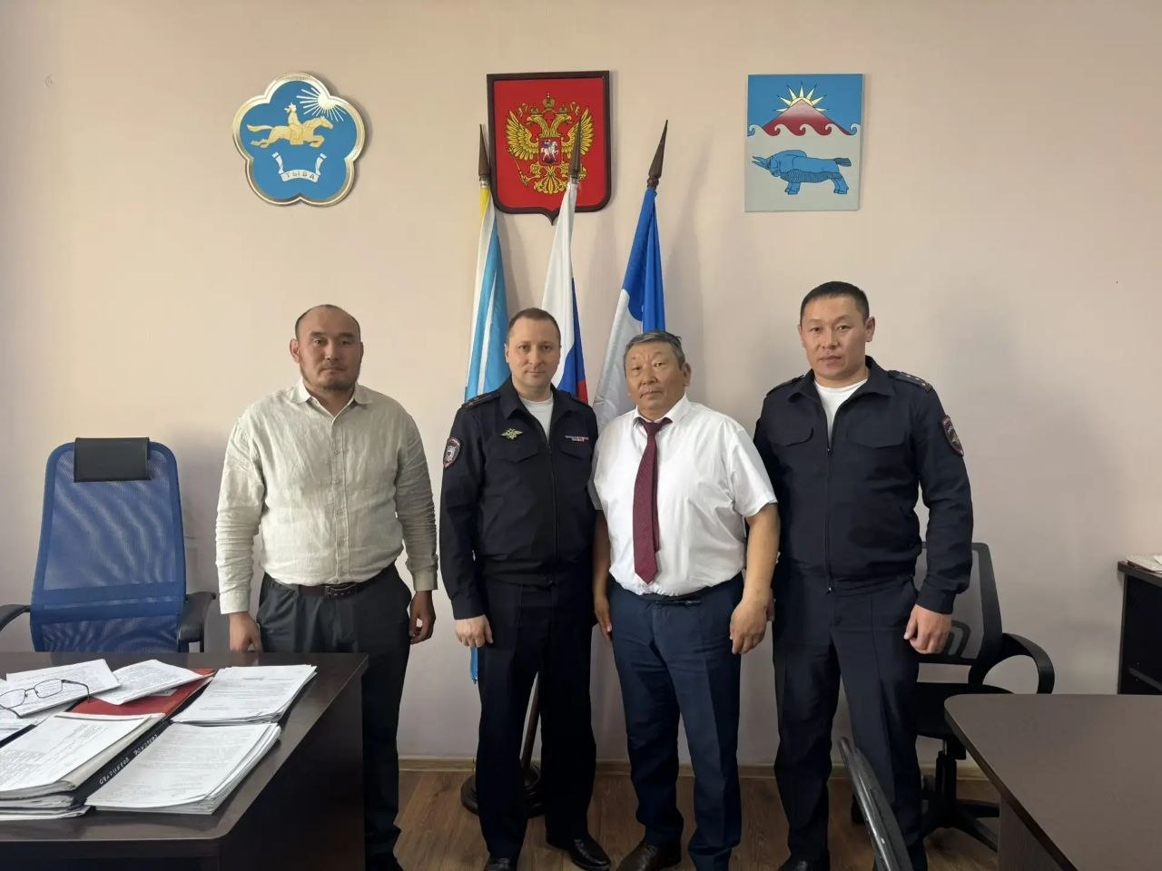 Заместитель Министра внутренних дел по Республике Тыва оценил работу пункта полиции №2 в селе Суг-Аксы Заместитель Министра внутренних дел по Республике Тыва оценил работу пункта полиции №2 в селе Суг-Аксы