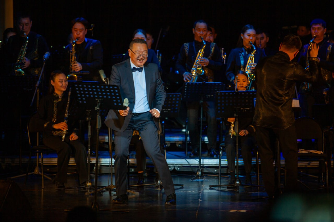 Духовой оркестр им. Т. Дулуша представил программу «Родина моя» в Тувгосфилармонии Духовой оркестр им. Т. Дулуша представил программу «Родина моя» в Тувгосфилармонии