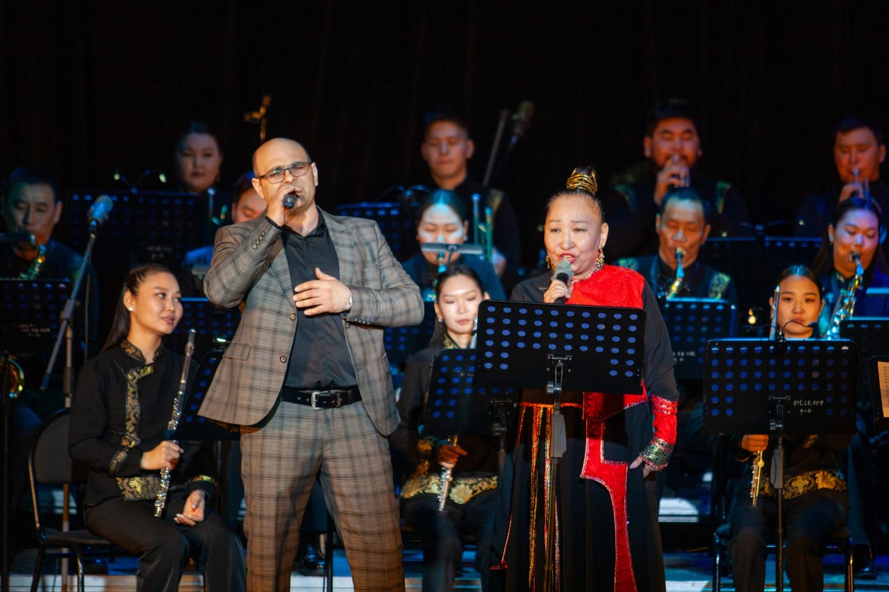 Духовой оркестр им. Т. Дулуша представил программу «Родина моя» в Тувгосфилармонии Духовой оркестр им. Т. Дулуша представил программу «Родина моя» в Тувгосфилармонии