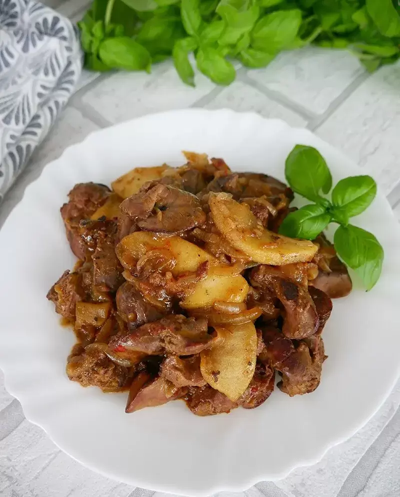 Печень с яблоками: идеальный рецепт для вашего стола