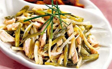 Праздничные и будничные: три ярких салата с курицей