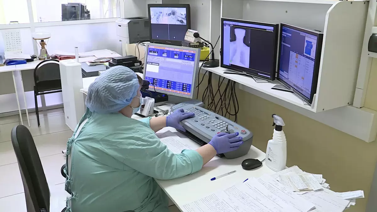 Мигранты из Таджикистана: новые правила медобследования перед поездкой в Россию