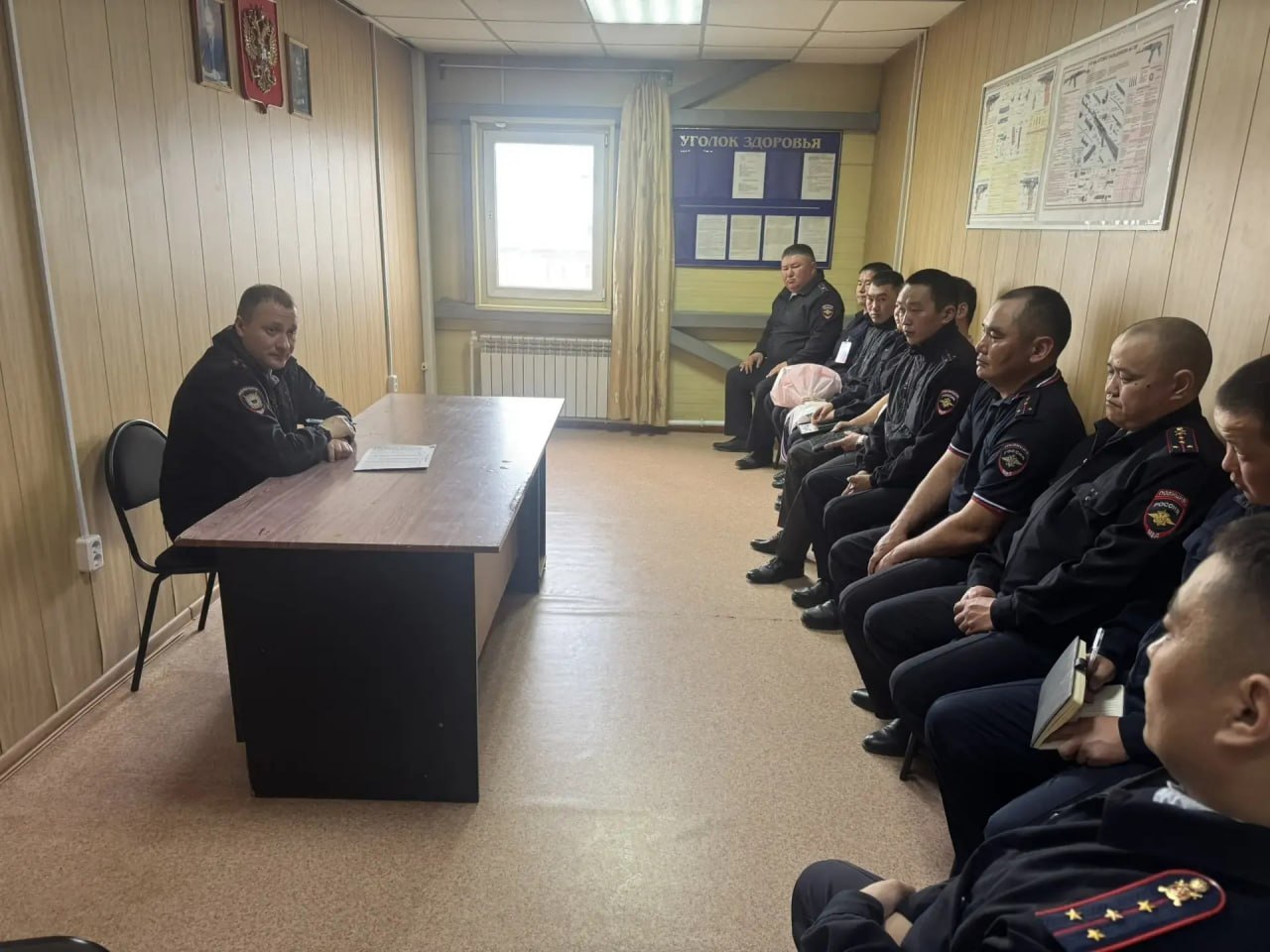 Заместитель министра внутренних дел по Туве проинспектировал пункт полиции в Суг-Аксы Заместитель министра внутренних дел по Туве проинспектировал пункт полиции в Суг-Аксы