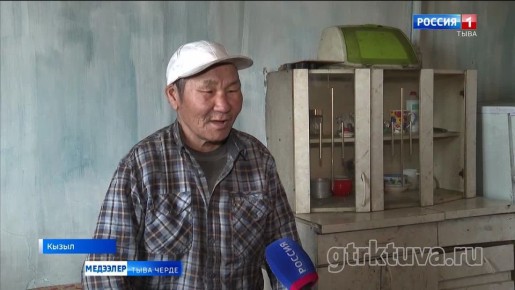 Хоозураан бажы. Кызылда 10 ажыг г-блелер дээвиирлери кээп джп турар аварийлиг ийи каът бажында амыдырап чурттап турар