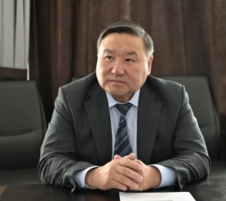 Владислав Ховалыг: Провел рабочую встречу с Генеральным консулом Китайской Народной Республики в Иркутске госпожой Лю Юй. Прежде всего поздравил ее с назначением на высокий пост