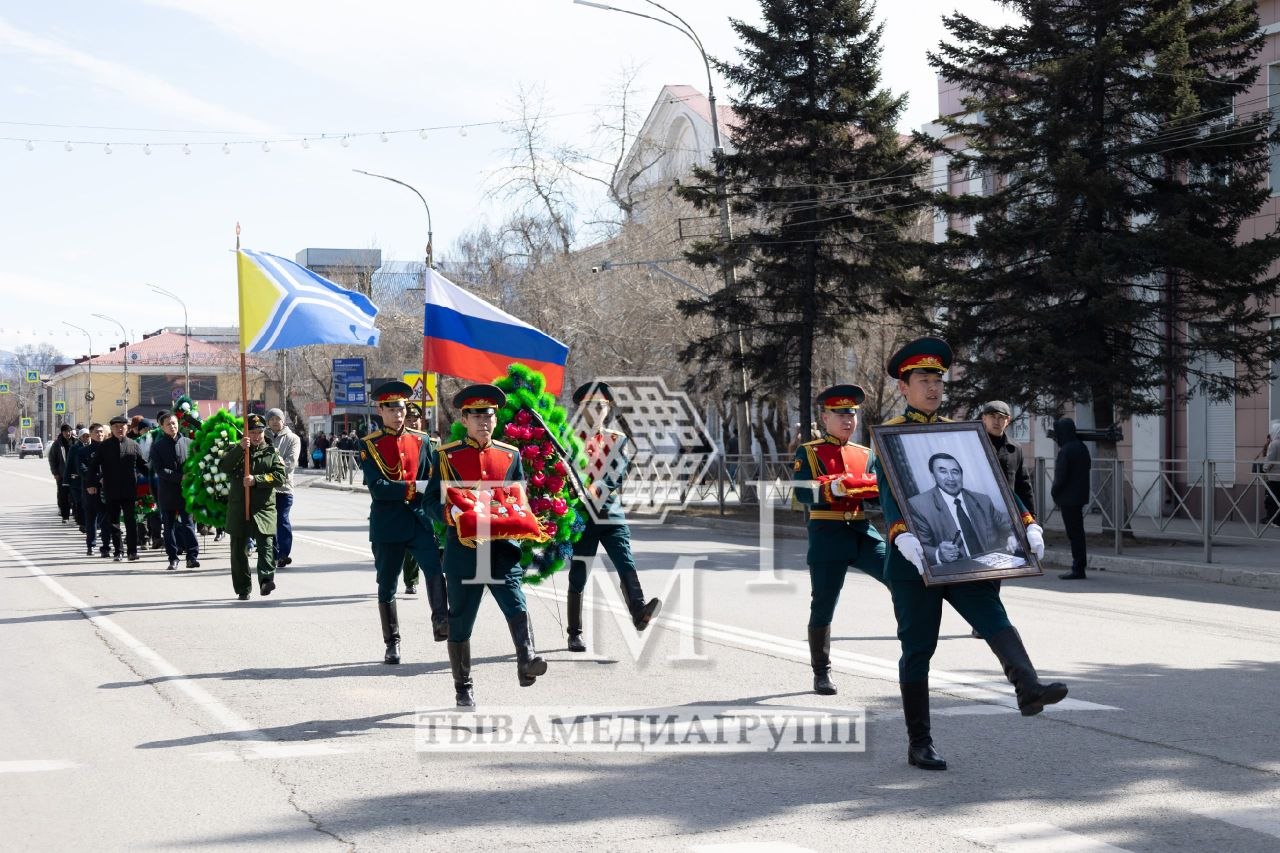 В Туве простились с Шериг-оолом Ооржаком В Туве простились с Шериг-оолом Ооржаком