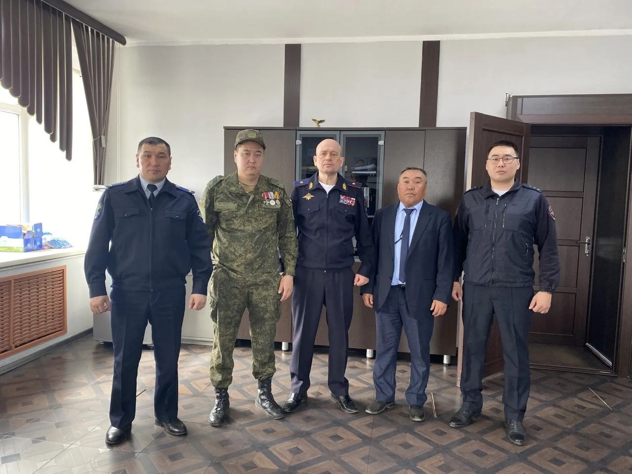Министр внутренних дел Тувы проверил работу полиции в Эрзине Министр внутренних дел Тувы проверил работу полиции в Эрзине