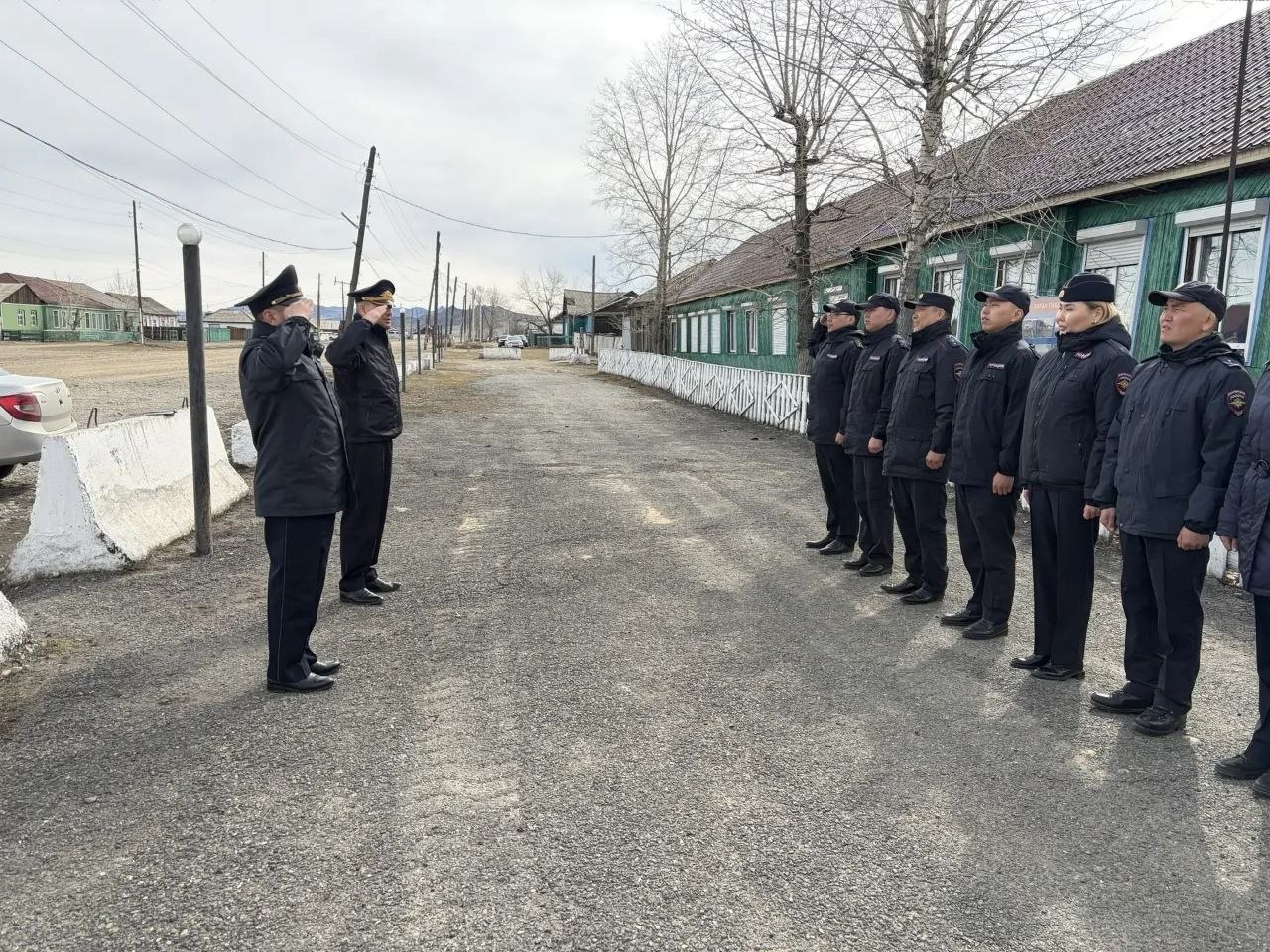 Министр внутренних дел Тувы проверил работу полиции в Эрзине Министр внутренних дел Тувы проверил работу полиции в Эрзине