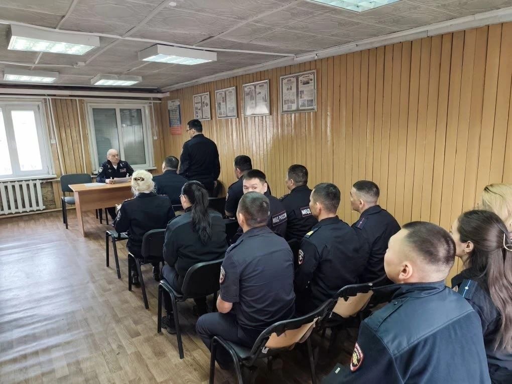 Министр внутренних дел Тувы проверил работу полиции в Эрзине Министр внутренних дел Тувы проверил работу полиции в Эрзине