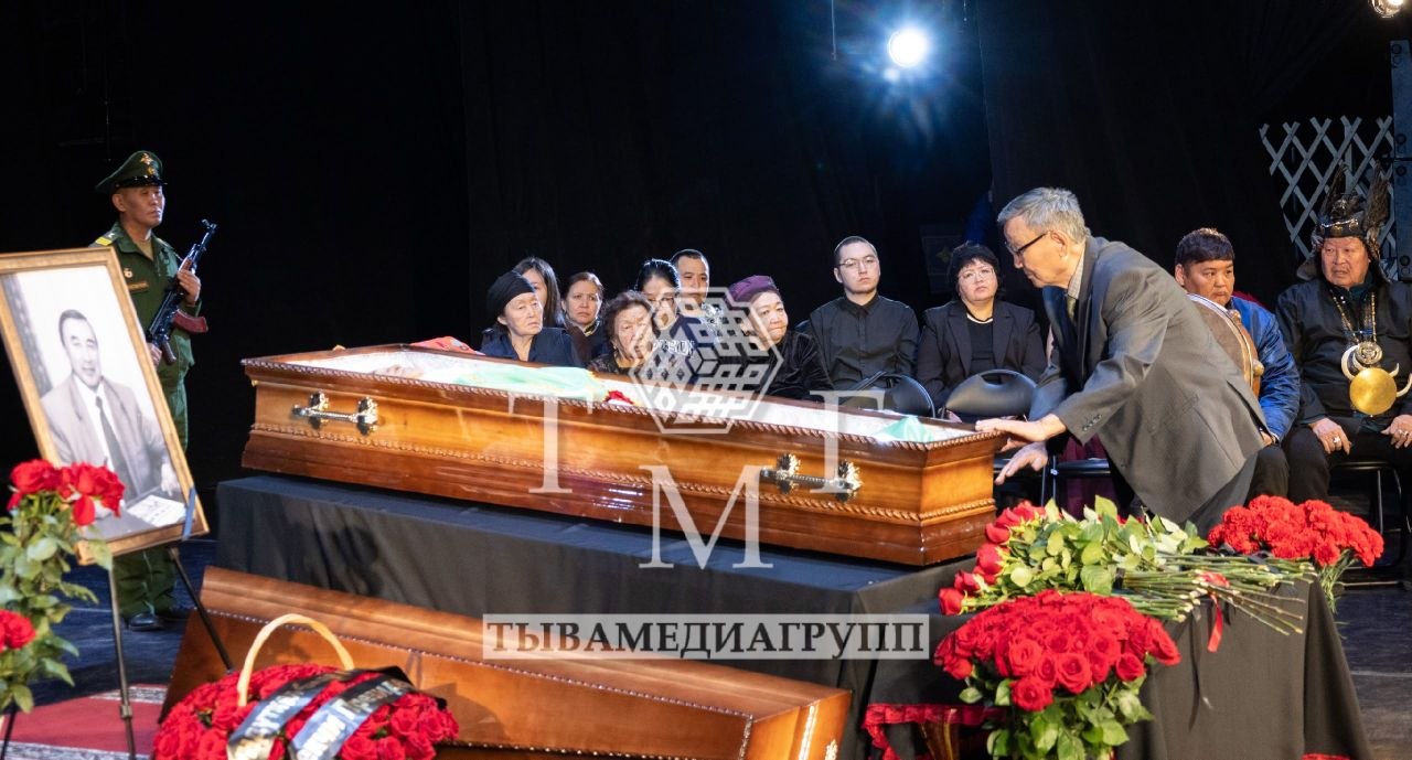 В Туве простились с Шериг-оолом Ооржаком В Туве простились с Шериг-оолом Ооржаком