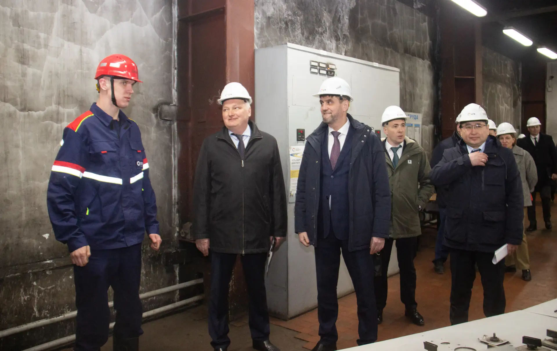 Накануне в Туве в составе делегации руководителей федеральных министерств с рабочим визитом побывал заместитель министра энергетики России Пётр Конюшенко Накануне в Туве в составе делегации руководителей федеральных министерств с рабочим визитом побывал заместитель министра энергетики России Пётр Конюшенко