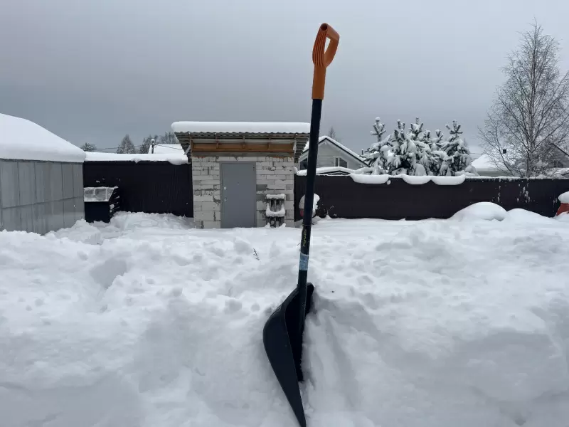 Как правильно чистить снег и заботиться о здоровье: советы кардиолога