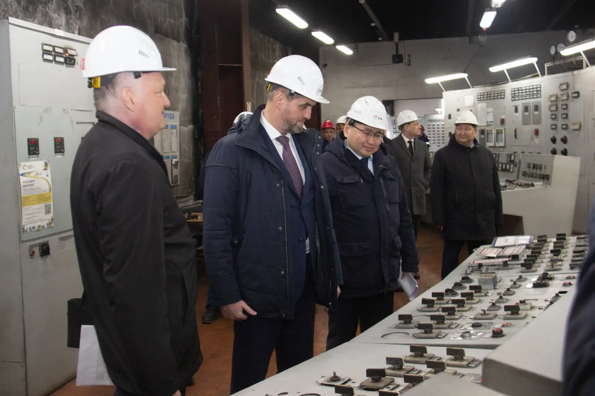 Накануне в Туве в составе делегации руководителей федеральных министерств с рабочим визитом побывал заместитель министра энергетики России Пётр Конюшенко Накануне в Туве в составе делегации руководителей федеральных министерств с рабочим визитом побывал заместитель министра энергетики России Пётр Конюшенко