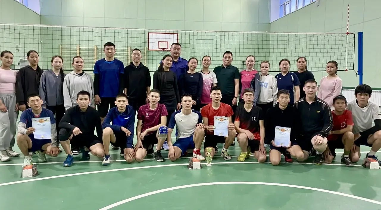 Прокуратурой Дзун-Хемчикского района проведены соревнования по волейболу среди молодежи