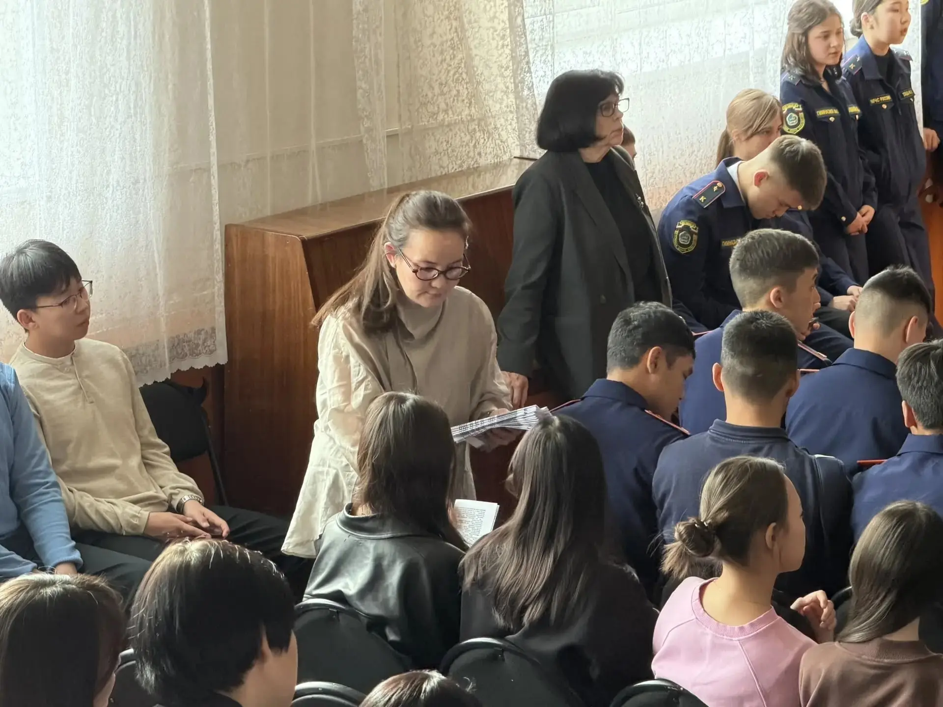 Сегодня наша команда из студентов, Тувинского Государственного Университета 4-ого курса по профилю "Организация работа с молодёжью" в рамках проекта "обучение служению" провела мероприятие курс лекций "Вектор безопасности" в... Сегодня наша команда из студентов, Тувинского Государственного Университета 4-ого курса по профилю "Организация работа с молодёжью" в рамках проекта "обучение служению" провела мероприятие курс лекций "Вектор безопасности" в...